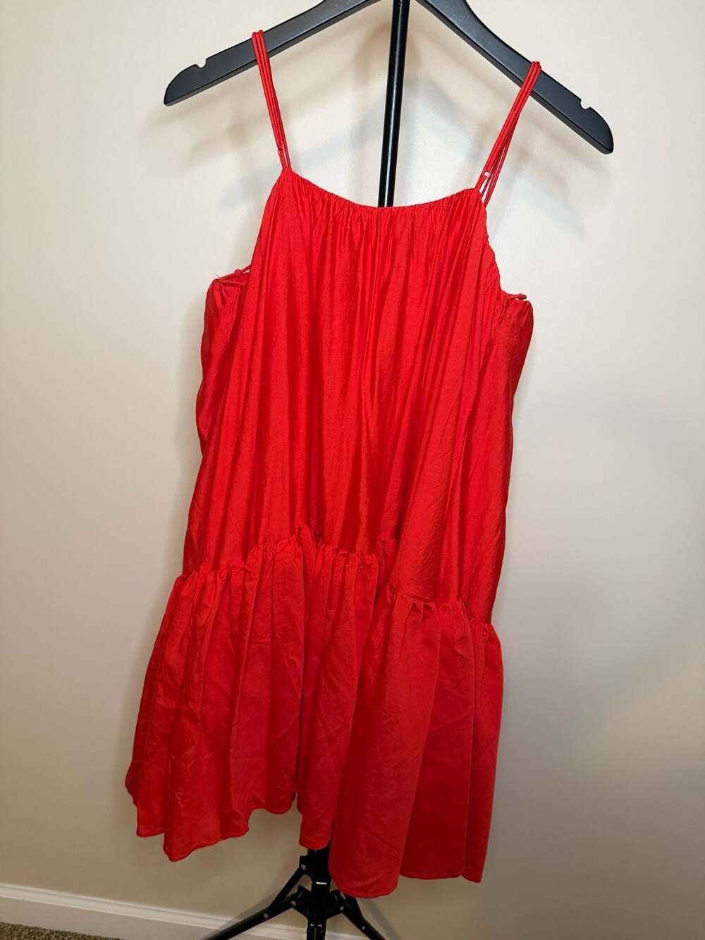 H&M Women's Red Spaghetti Strap Tiered Mini Dress with V-Neck and Tie Front-M - Picture 3 of 6